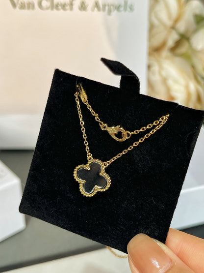 [WZQ]CLOVER ROCK CRYSTAL ROSE GOLD NECKLACE