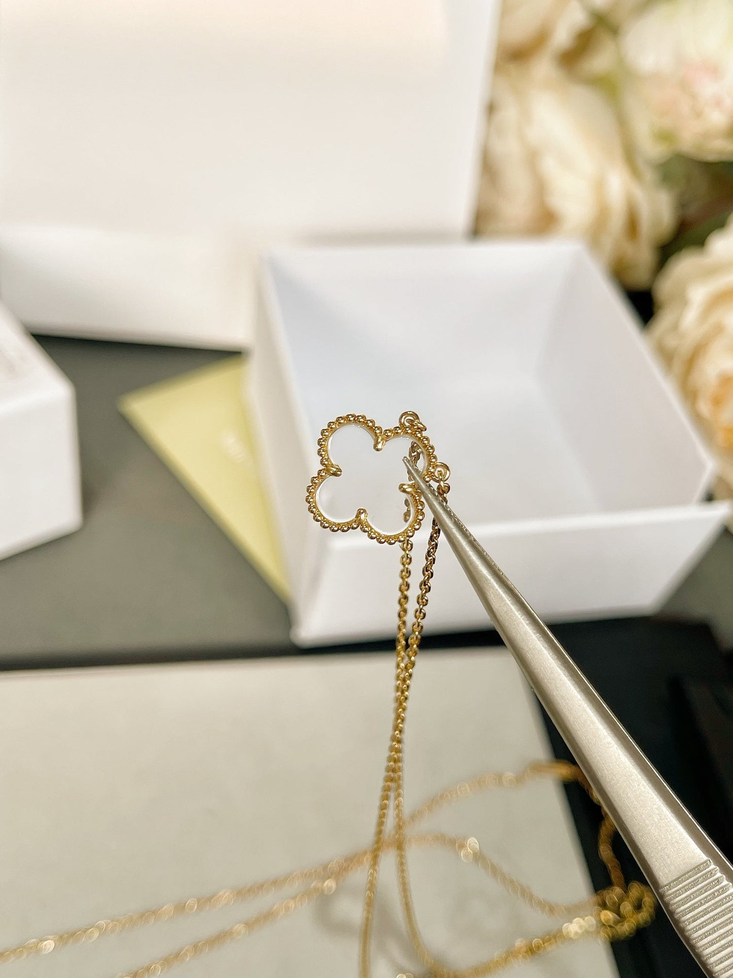 [WZQ]CLOVER ROCK CRYSTAL ROSE GOLD NECKLACE