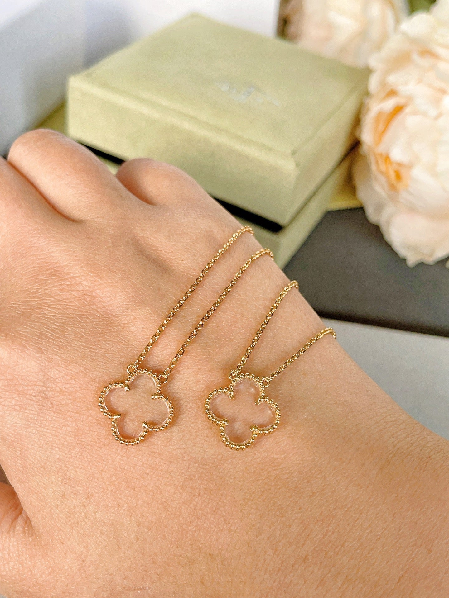 [WZQ]CLOVER ROCK CRYSTAL ROSE GOLD NECKLACE
