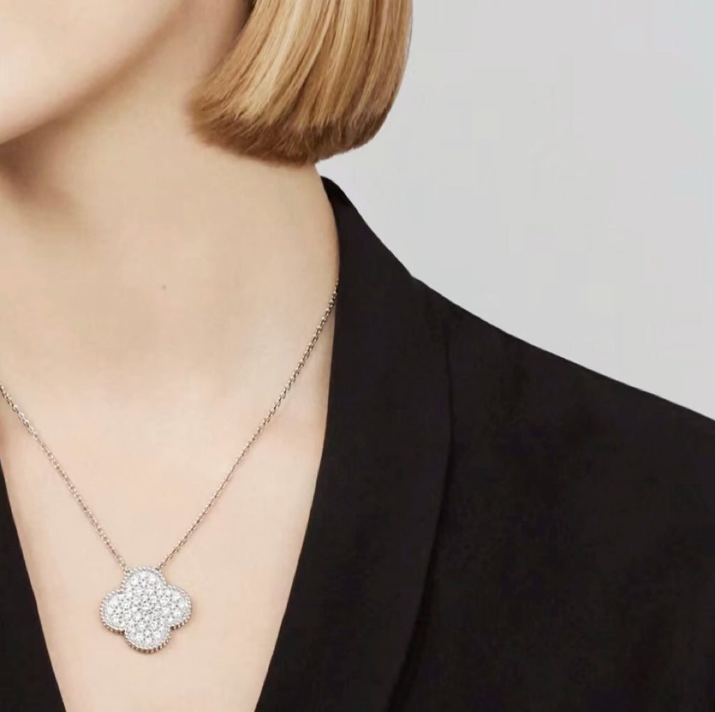[WZQ]CLOVER 25MM LARGE PENDANT DIAMOND PAVED SILVER NECKLACE
