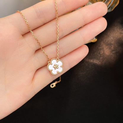 [WZQ]LUCKY  WHITE MOP  PLUM BLOSSOM NECKLACE