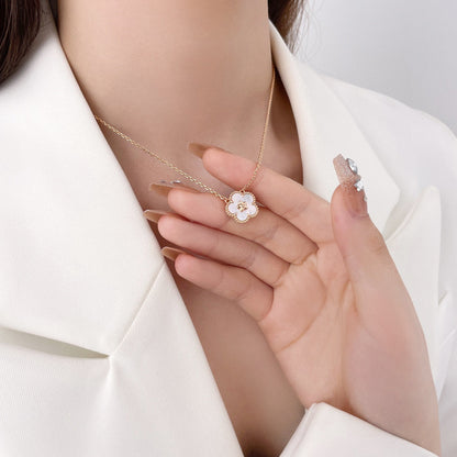 [WZQ]LUCKY  WHITE MOP  PLUM BLOSSOM NECKLACE